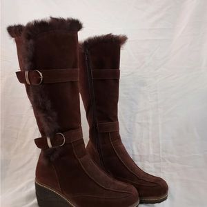Wild Diva, size 7, brown suede, knee high boots.
